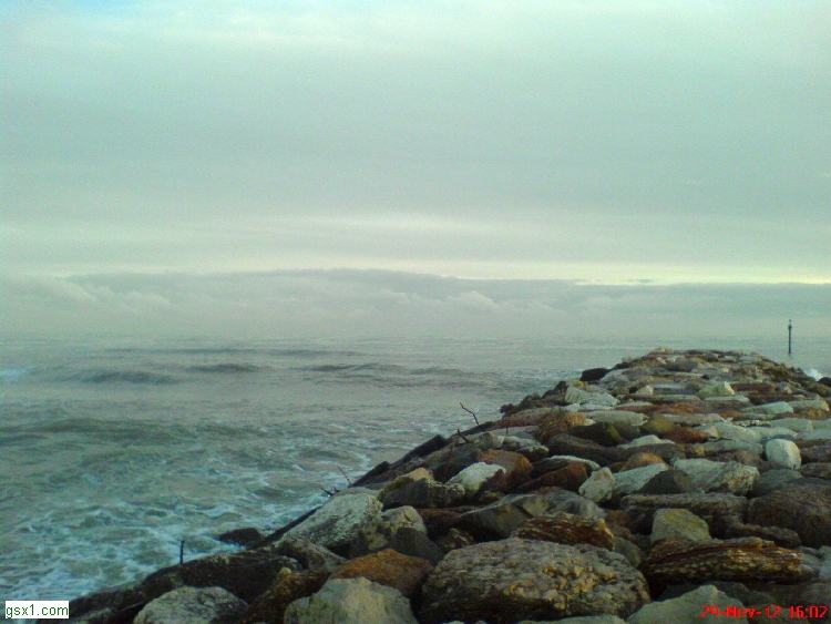 Nubi-Basse-sul-mare.jpg