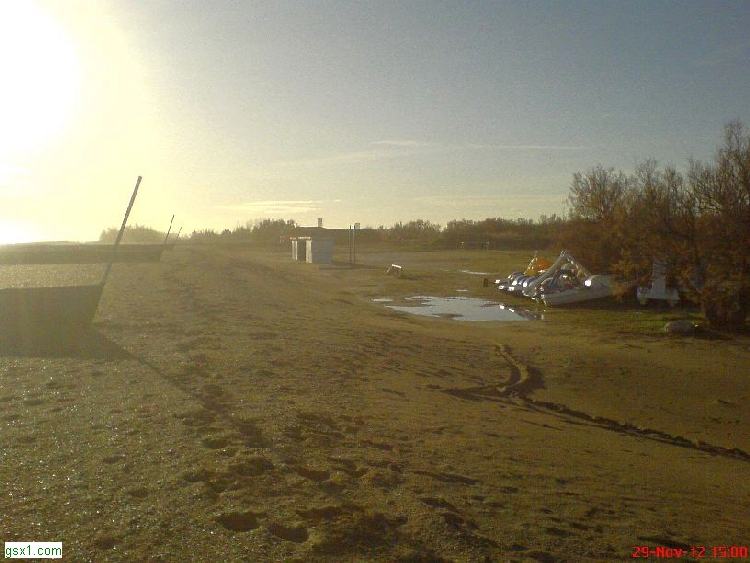 Pedalo-che-aspettano-la-stagione.jpg
