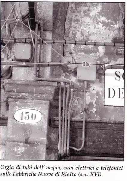 Wire-and-pipes-in-Rialto.jpg
