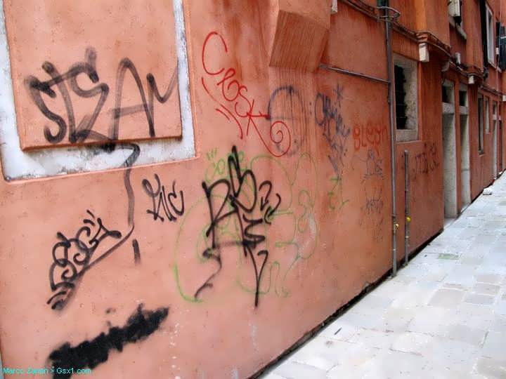cesk-serial-graffiti-man-doing-venice.jpg