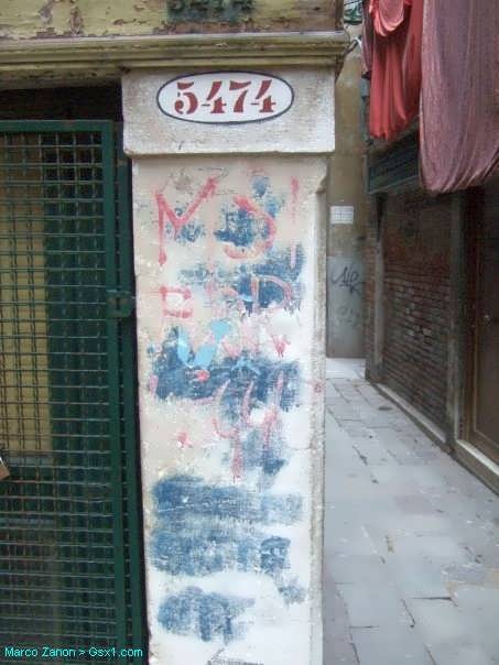 unnecessary-ugliness-in-Venice.jpg
