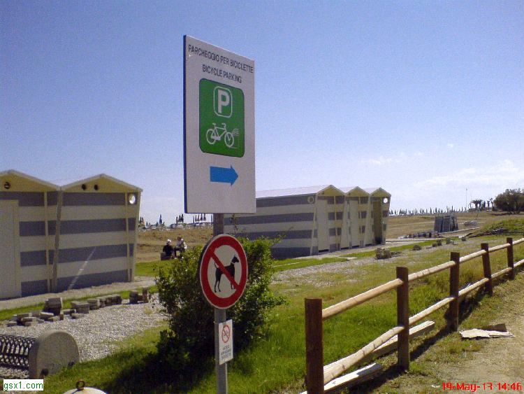 Parcheggio-biciclette.jpg