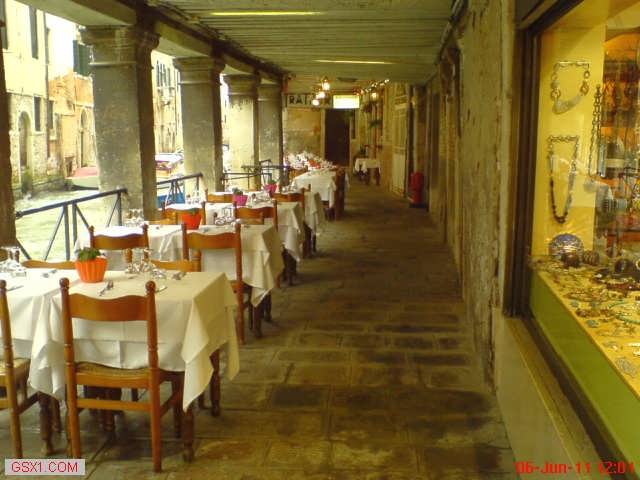 Outside-dining.jpg