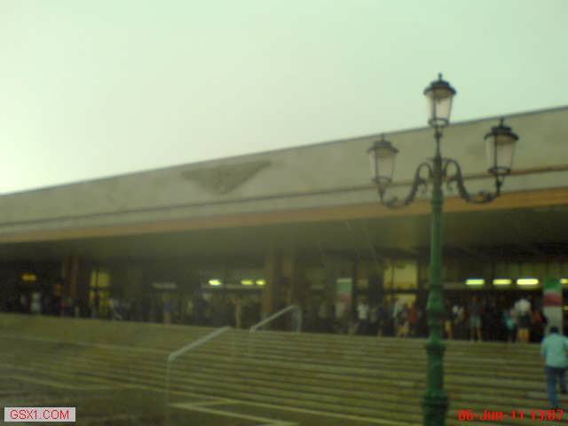 OutsideTrain-Station-Venice.jpg