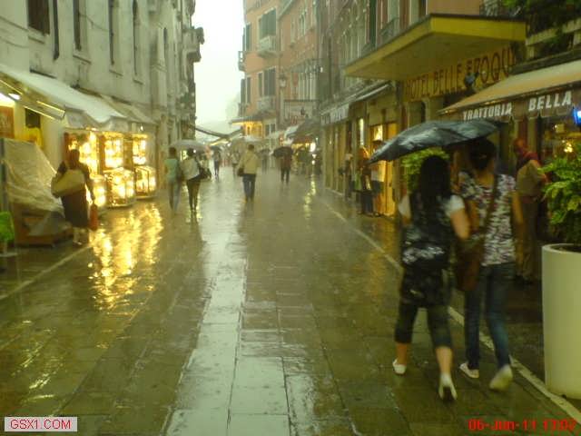 Rain-along-Fondamenta-degli-scalzi-venice.jpg