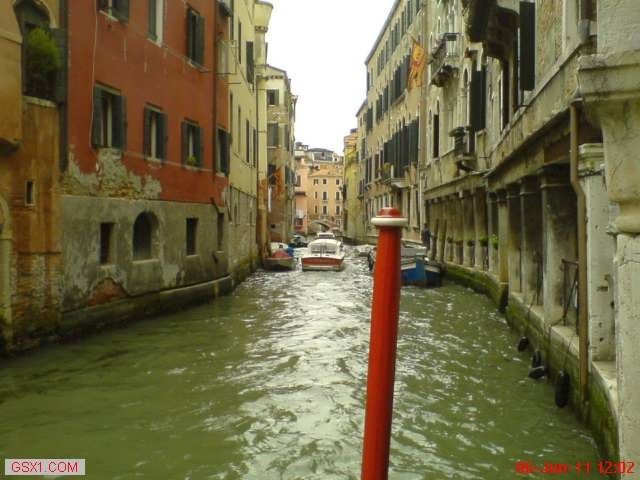 Seen-from-sotoportego-falier.jpg