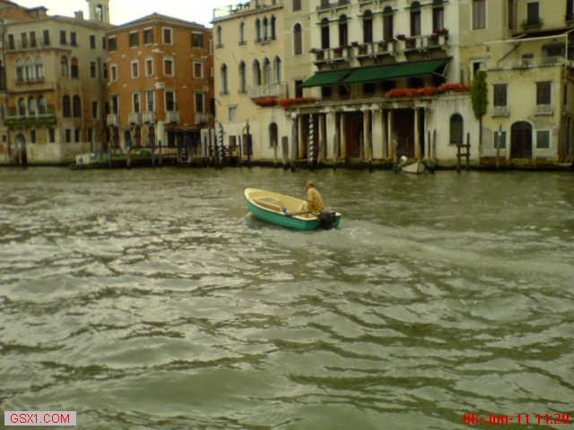 TinyBoat-Venice.jpg