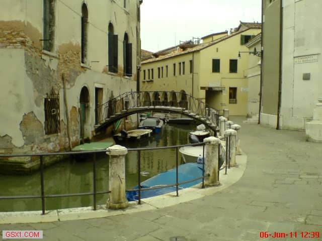 VeniceBackstreet.jpg